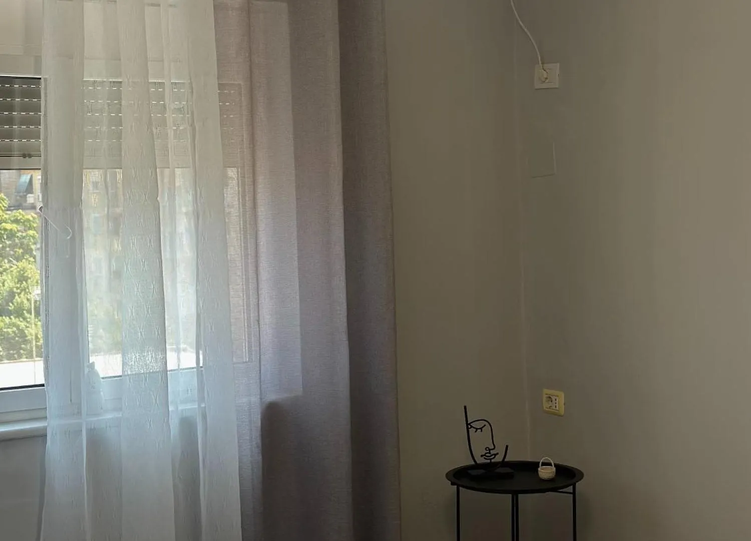 Oxhaku Apartment Тирана 0*,  Албания